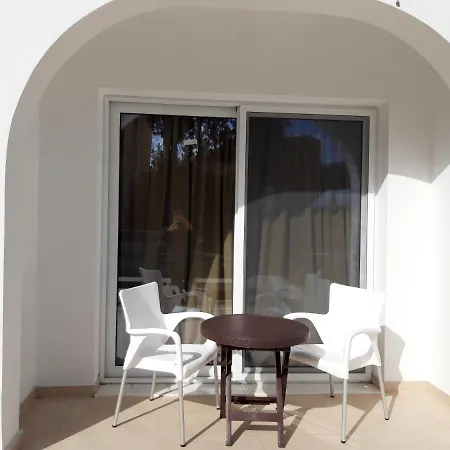 Costas Two-bedroom Ground Floor *