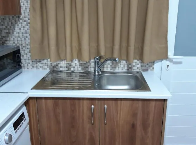 Costas Two-bedroom Ground Floor アパート *